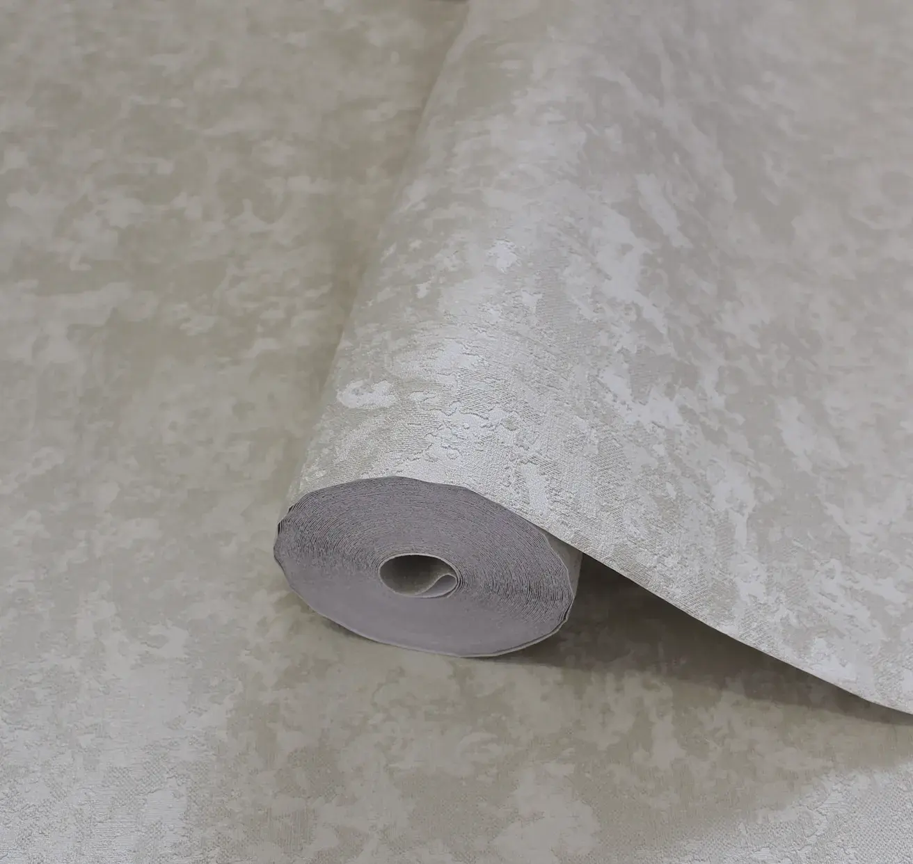 Gray Embossed Wallpaper – Understated Shimmer (24112-1)